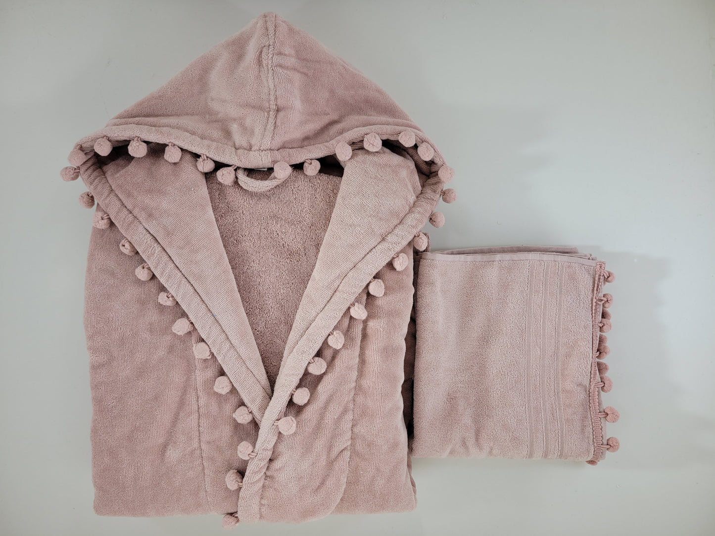 Women's bathrobe with pompom