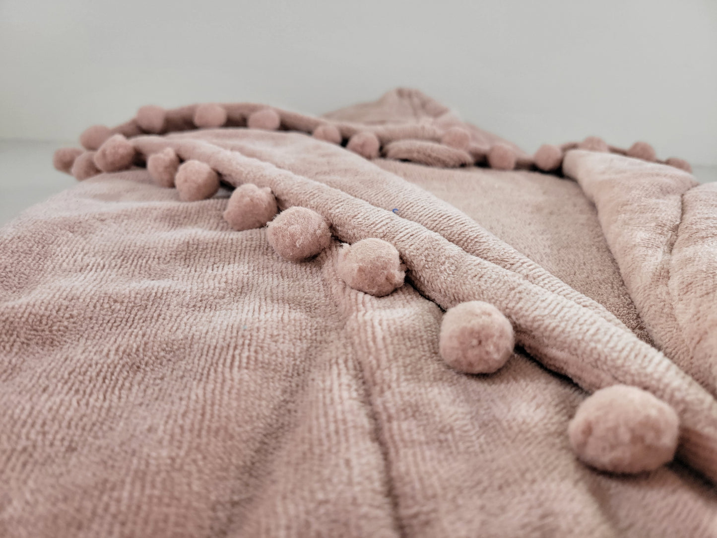 Women's bathrobe with pompom