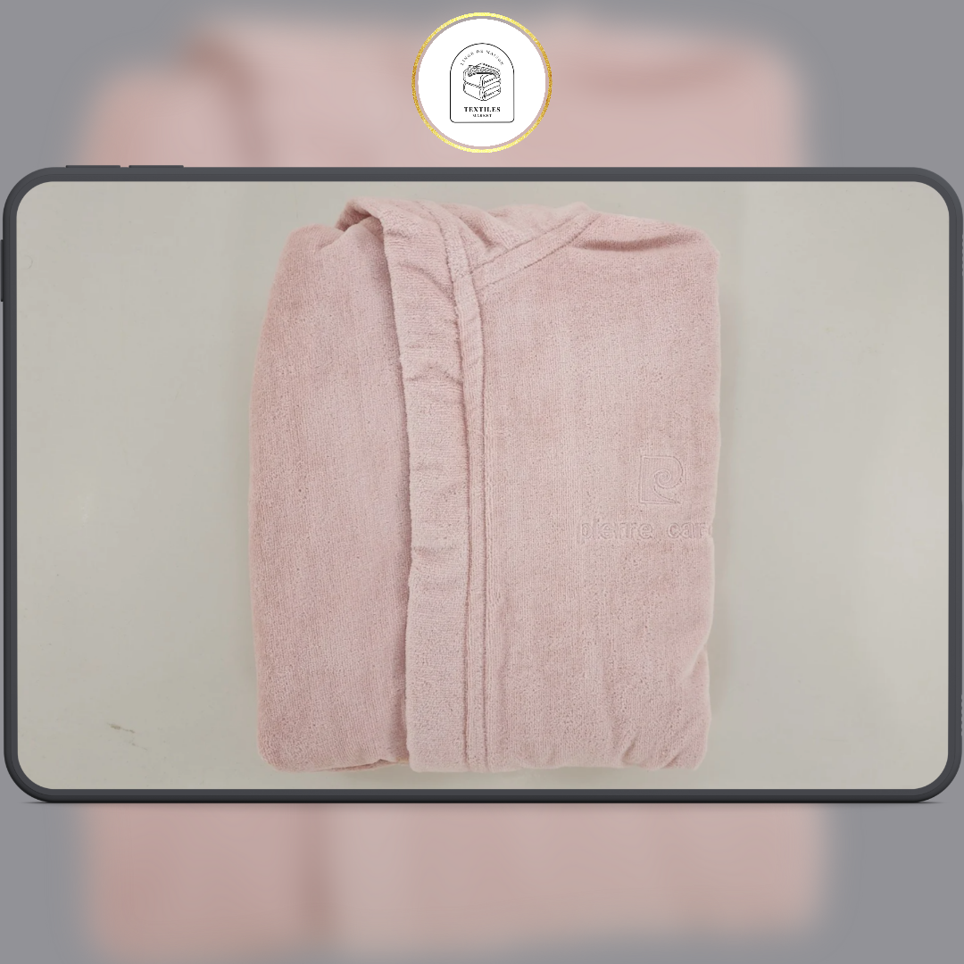 Children's bathrobe
Pierre Cardin