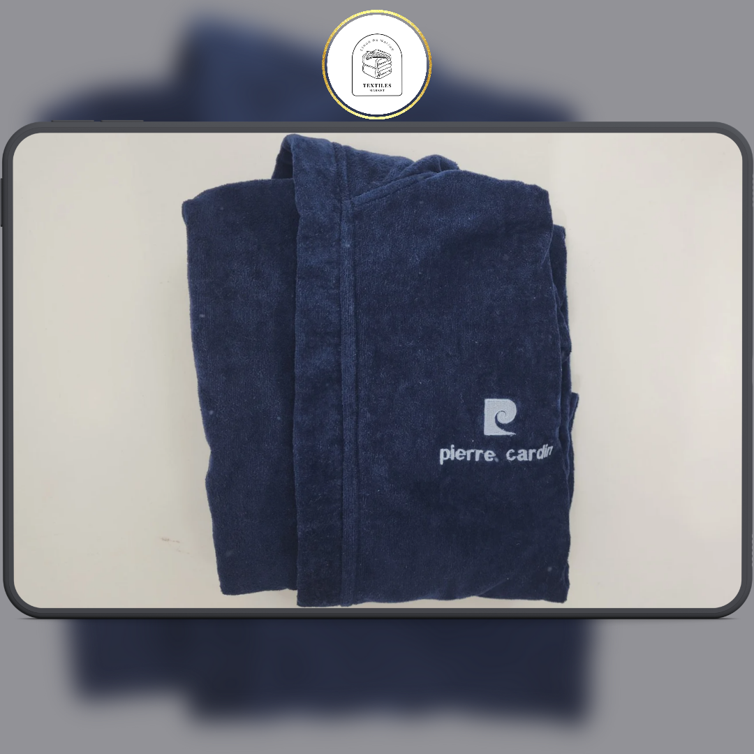 Children's bathrobe
Pierre Cardin