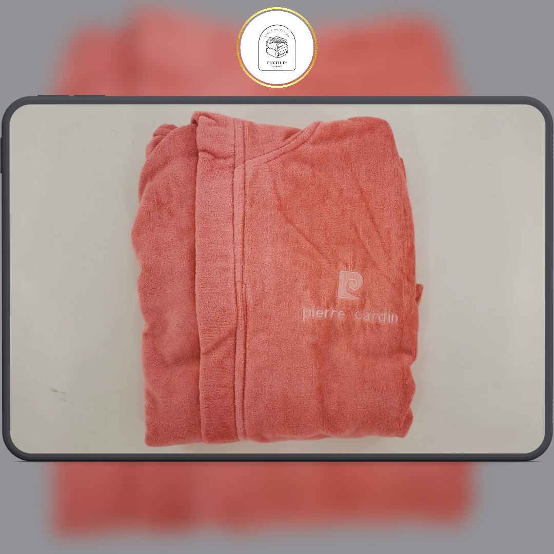 Children's bathrobe
Pierre Cardin